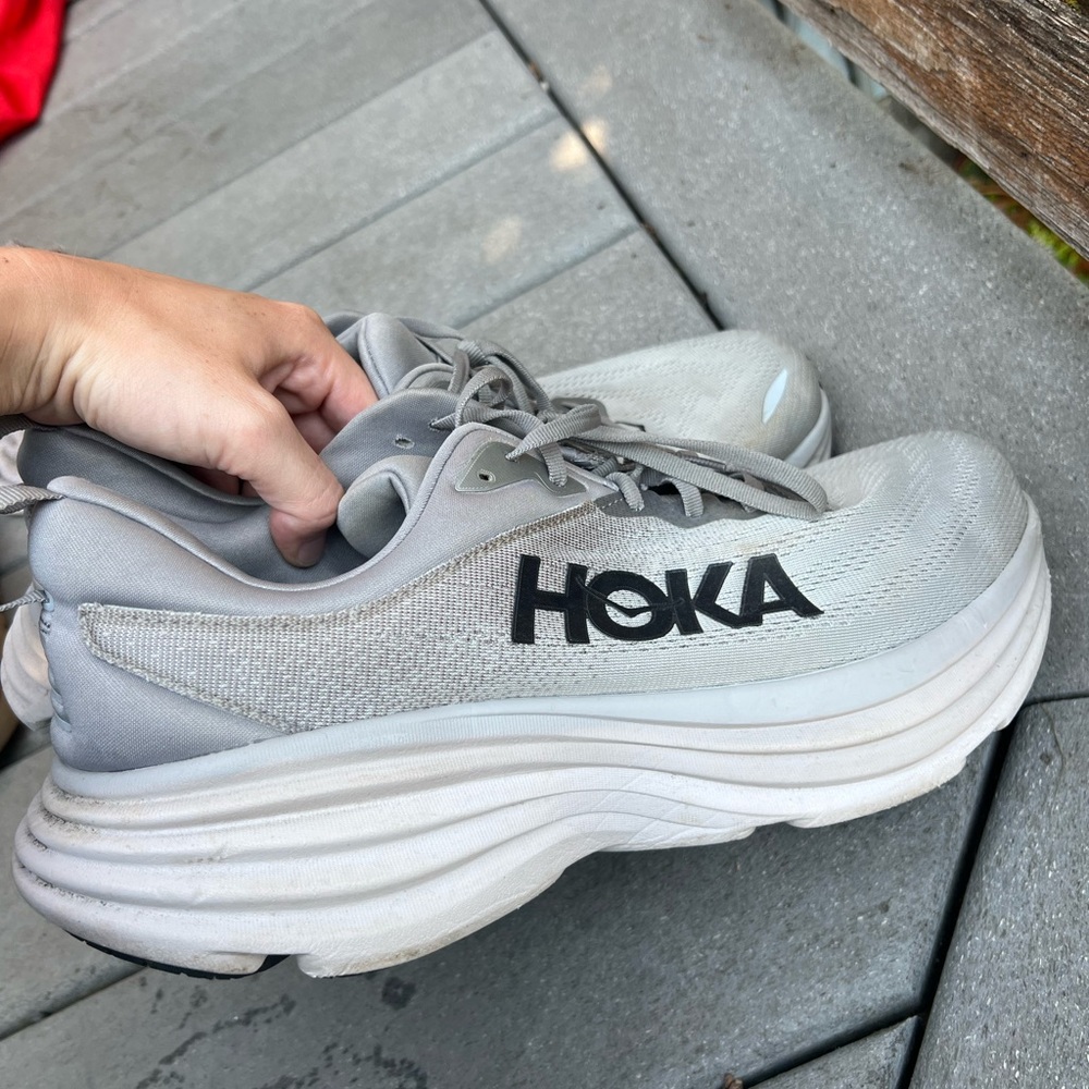 Hoka one one  bodie 8